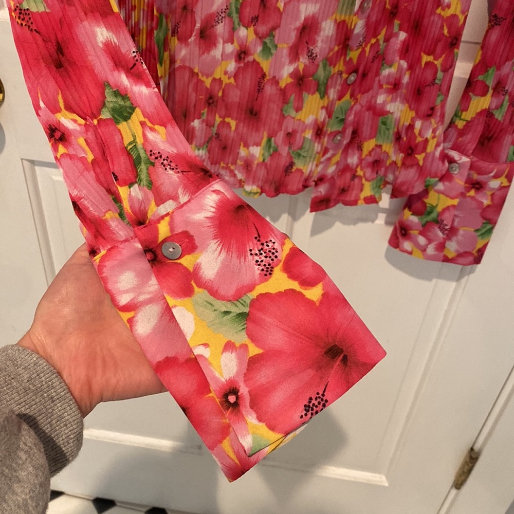 Tropical print button down blouse - Picture 3 of 5